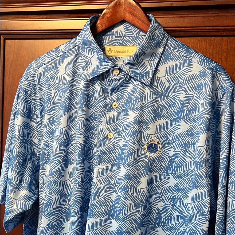 Like New Donald Ross Sportswear Blue Leaf Pattern Golfwear Butler National Polo!